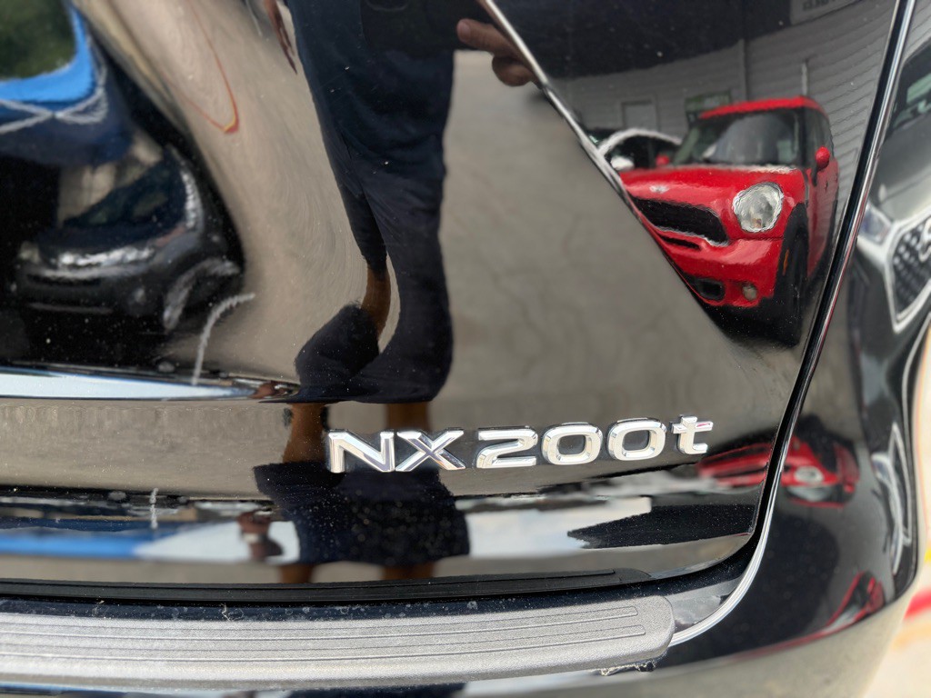 2017 Lexus NX Image 9