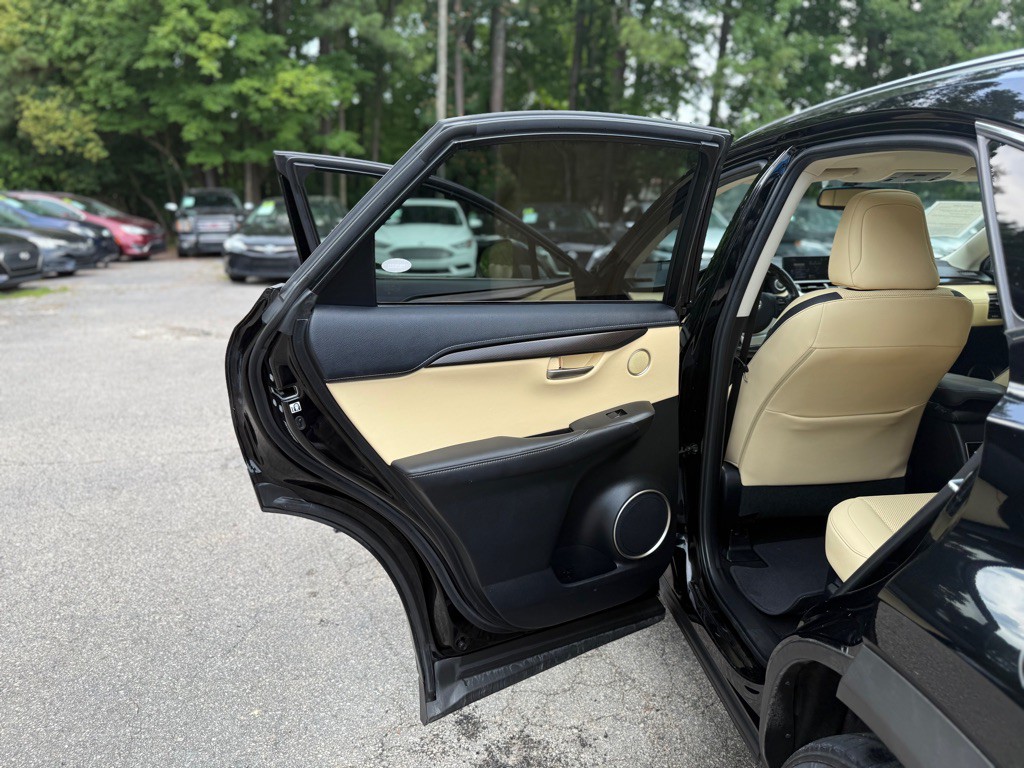 2017 Lexus NX Image 37