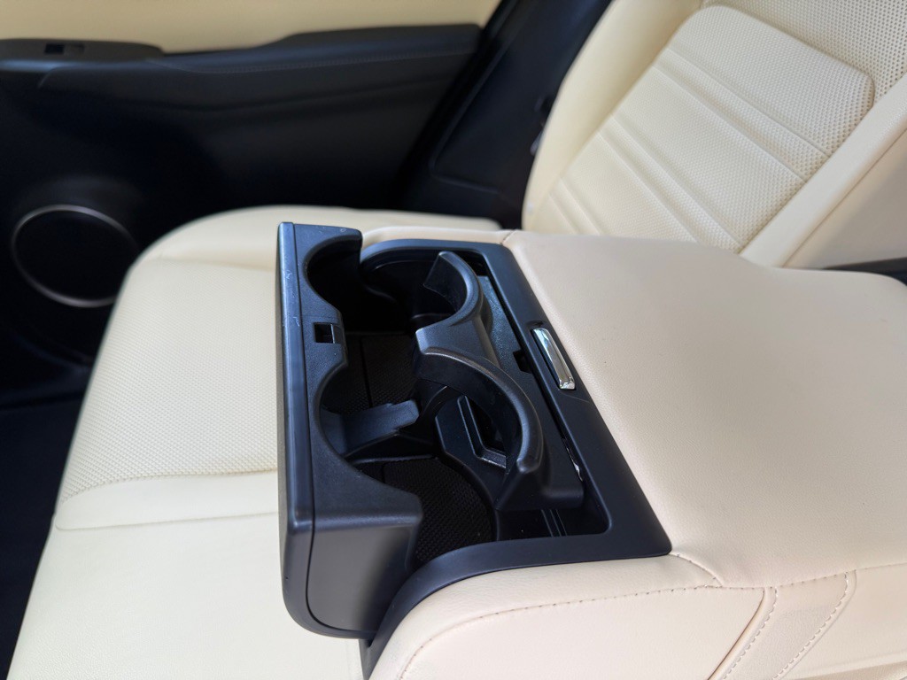 2017 Lexus NX Image 40
