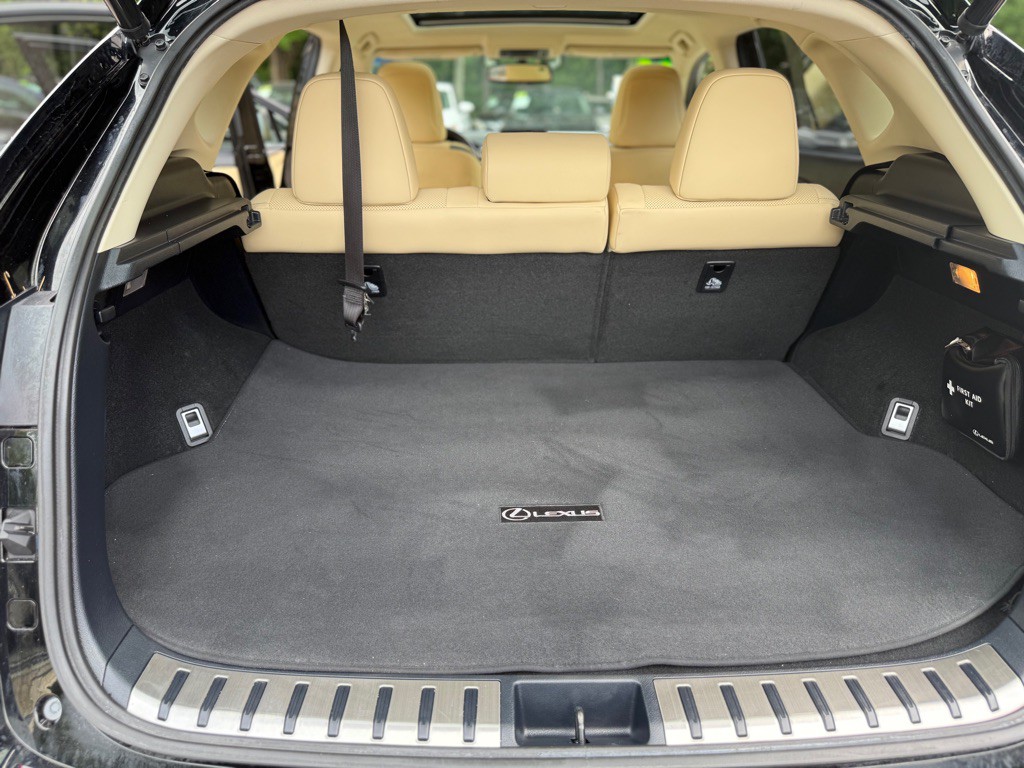 2017 Lexus NX Image 41