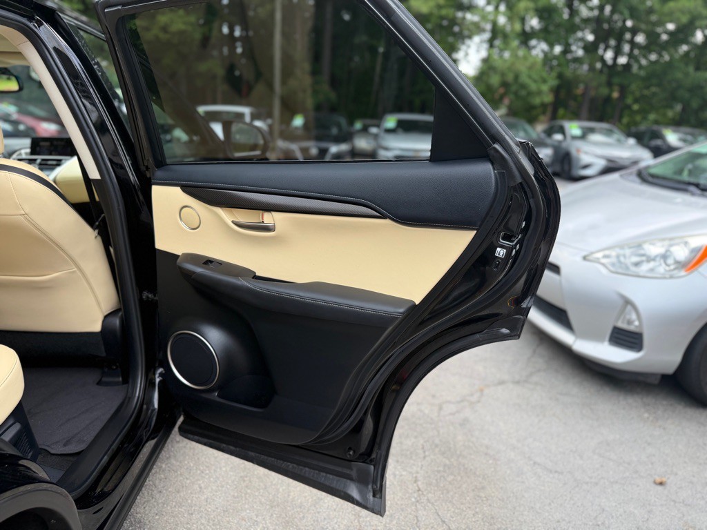 2017 Lexus NX Image 43