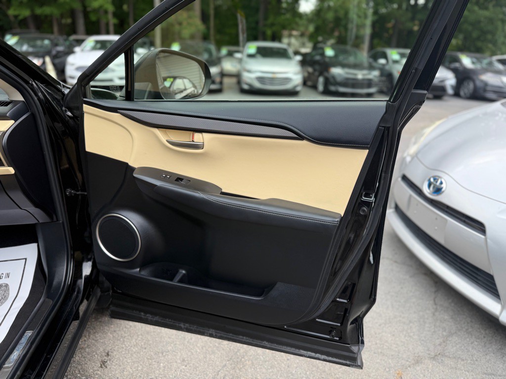 2017 Lexus NX Image 45