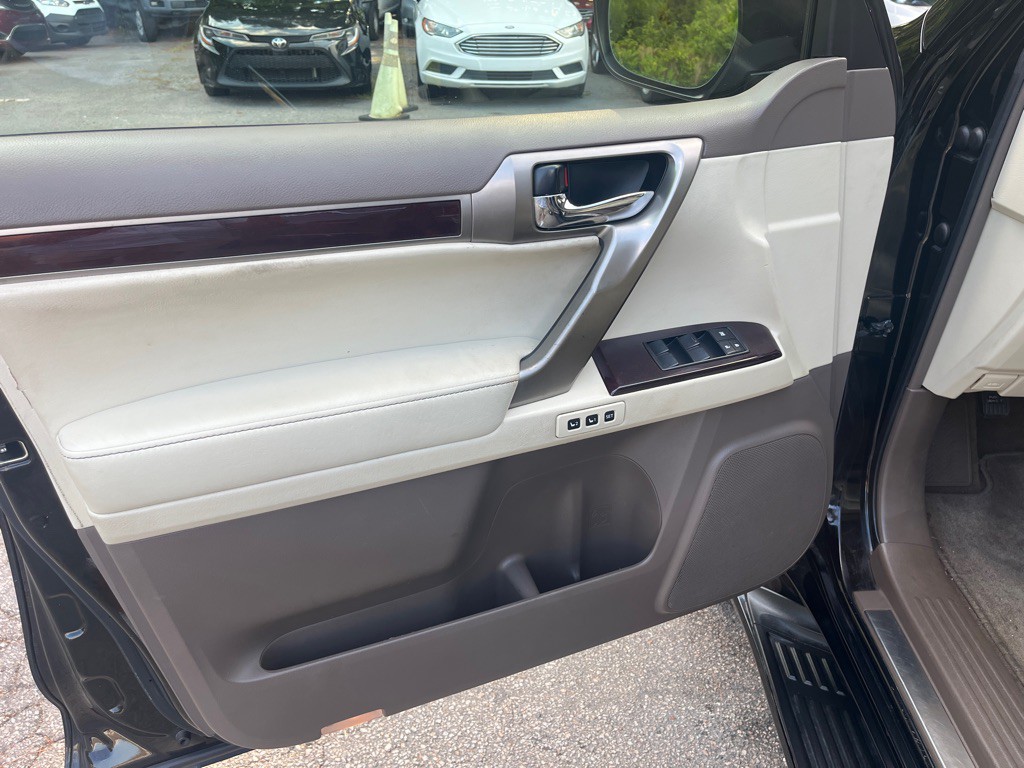 2014 Lexus GX Image 14