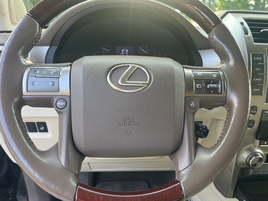 2014 Lexus GX Image 17