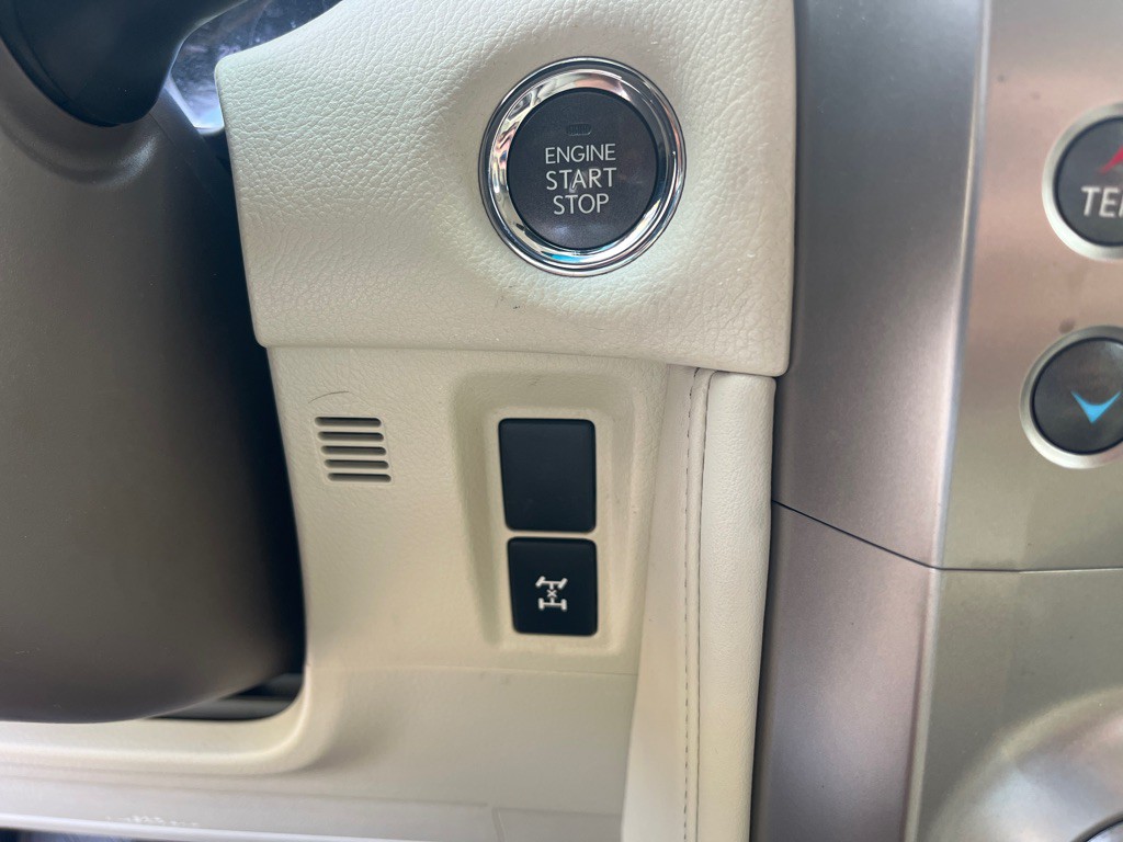 2014 Lexus GX Image 25