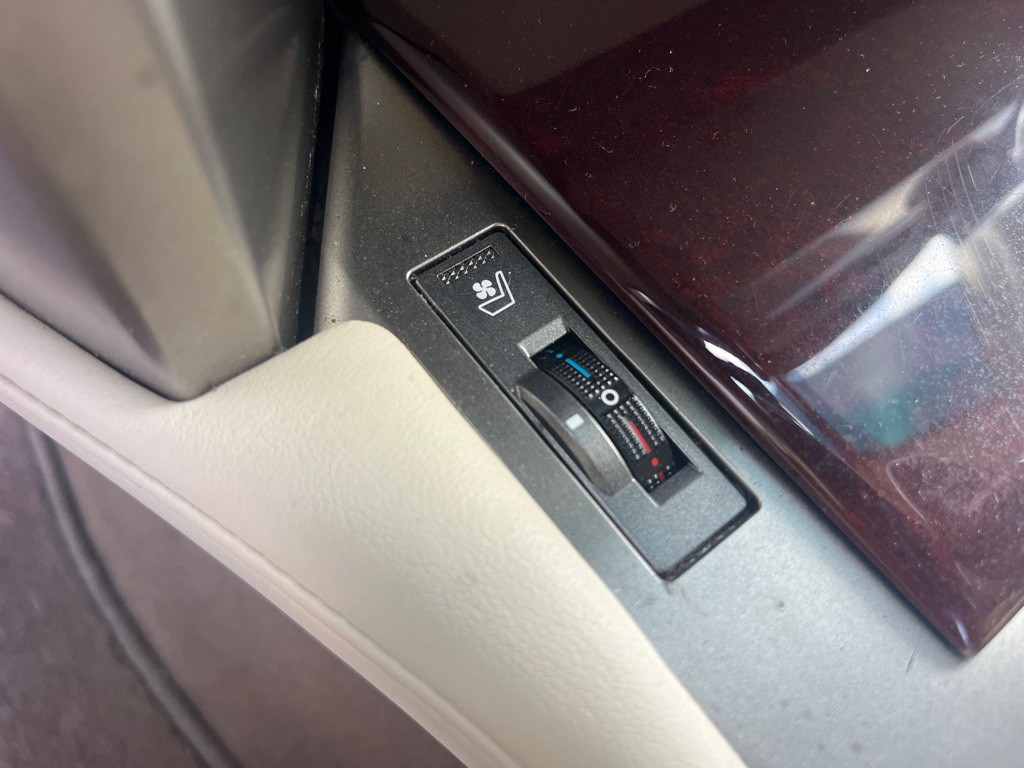 2014 Lexus GX Image 26