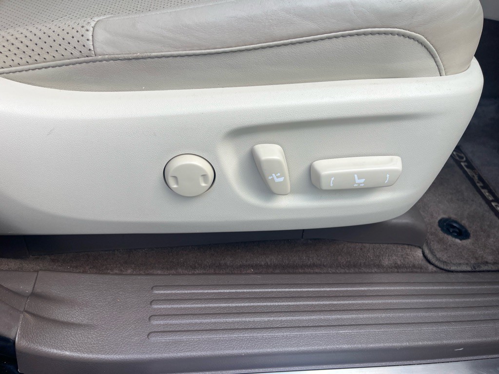 2014 Lexus GX Image 31