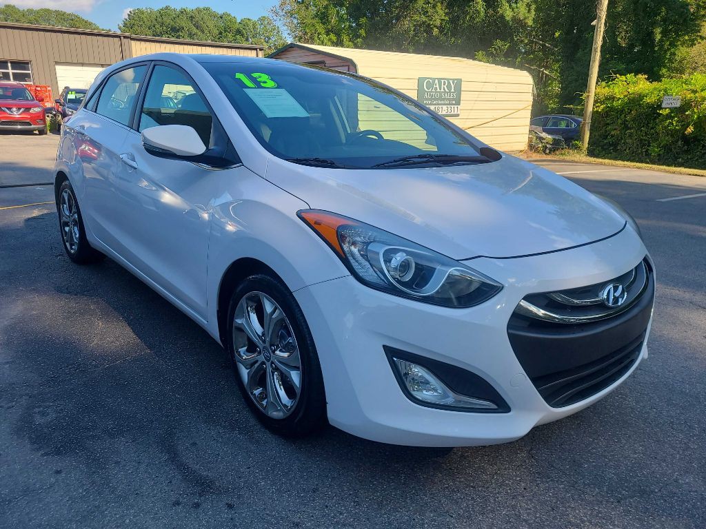 2013 Hyundai Elantra Image 3