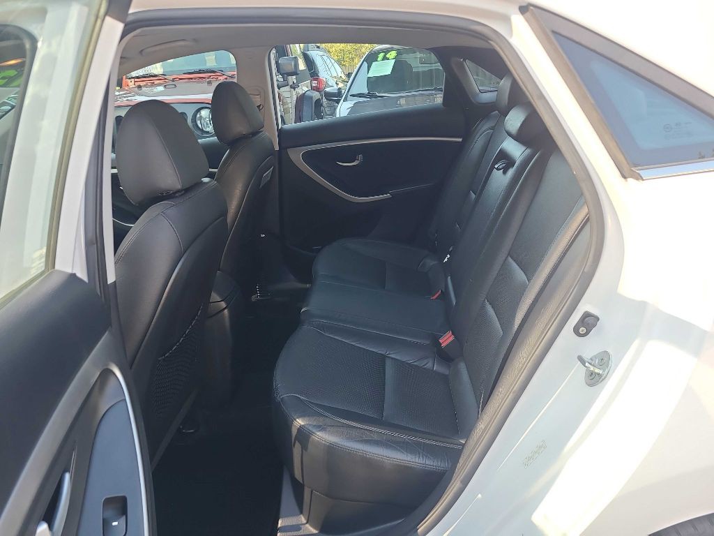 2013 Hyundai Elantra Image 10
