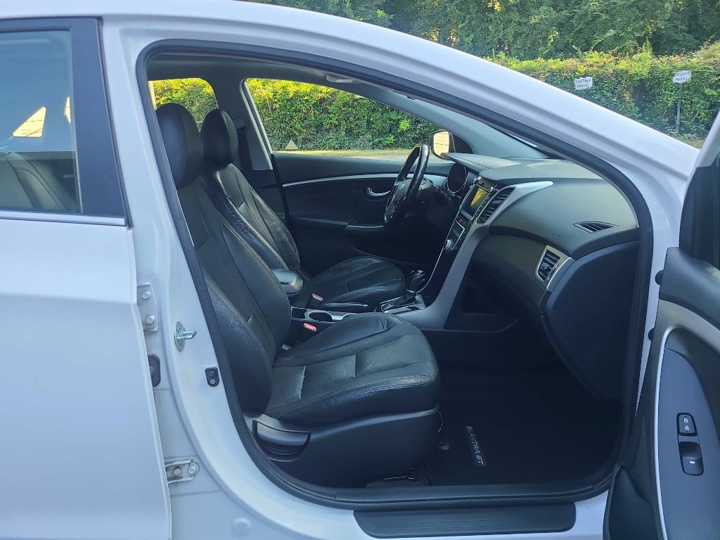 2013 Hyundai Elantra Image 12