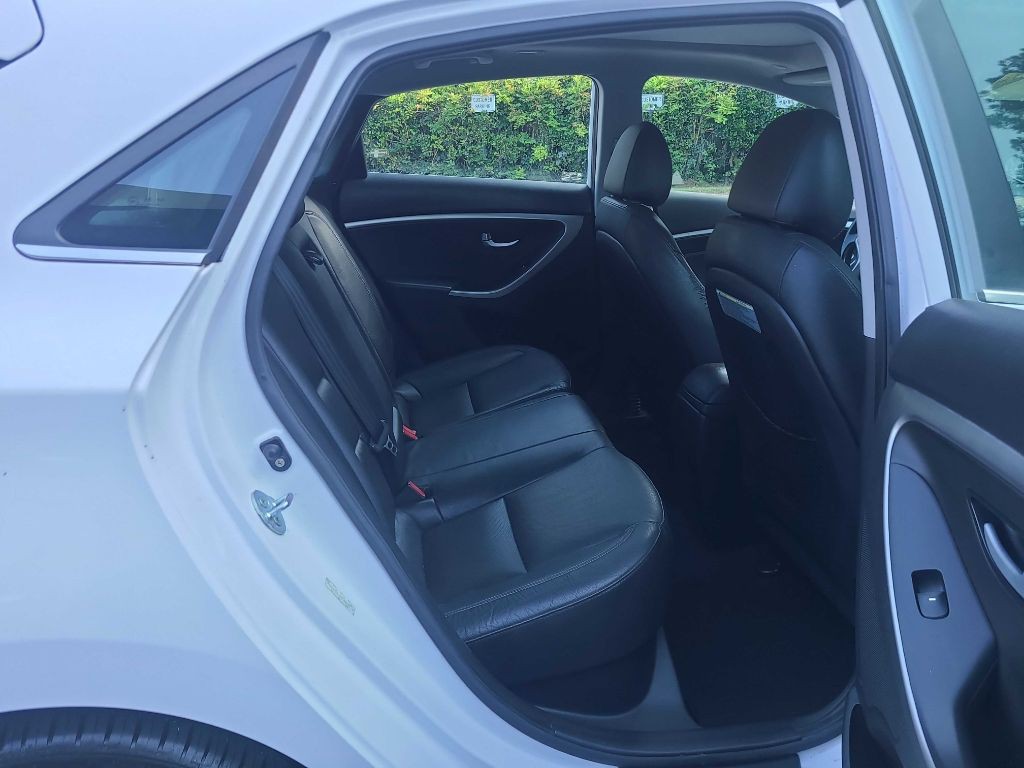 2013 Hyundai Elantra Image 13