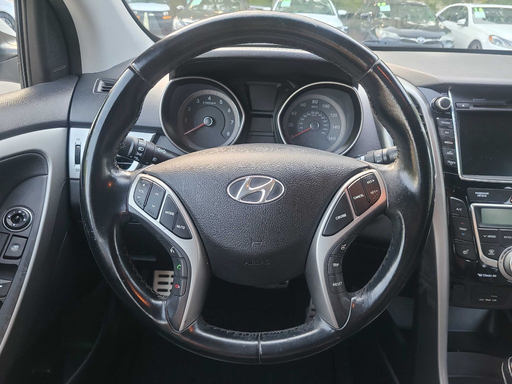 2013 Hyundai Elantra Image 16