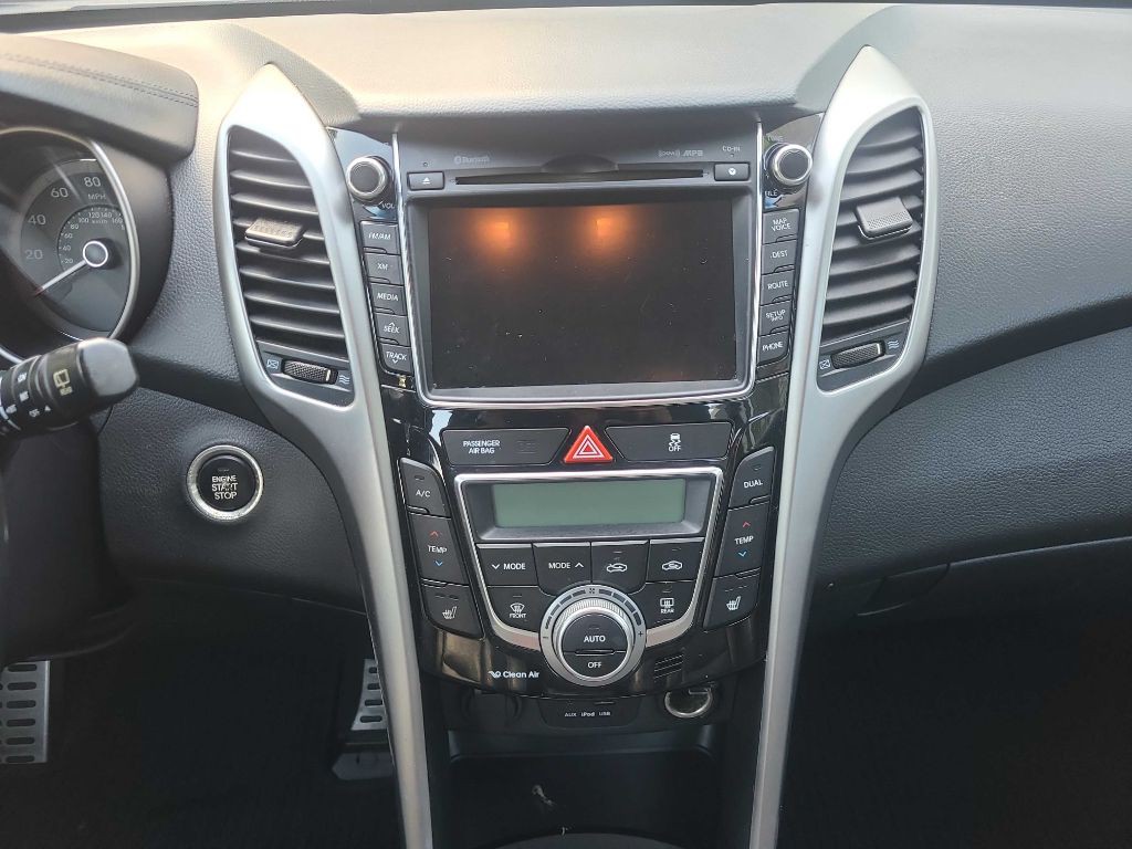2013 Hyundai Elantra Image 19