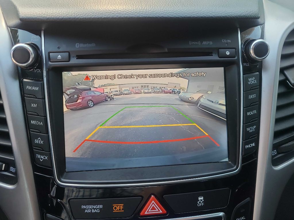 2013 Hyundai Elantra Image 21