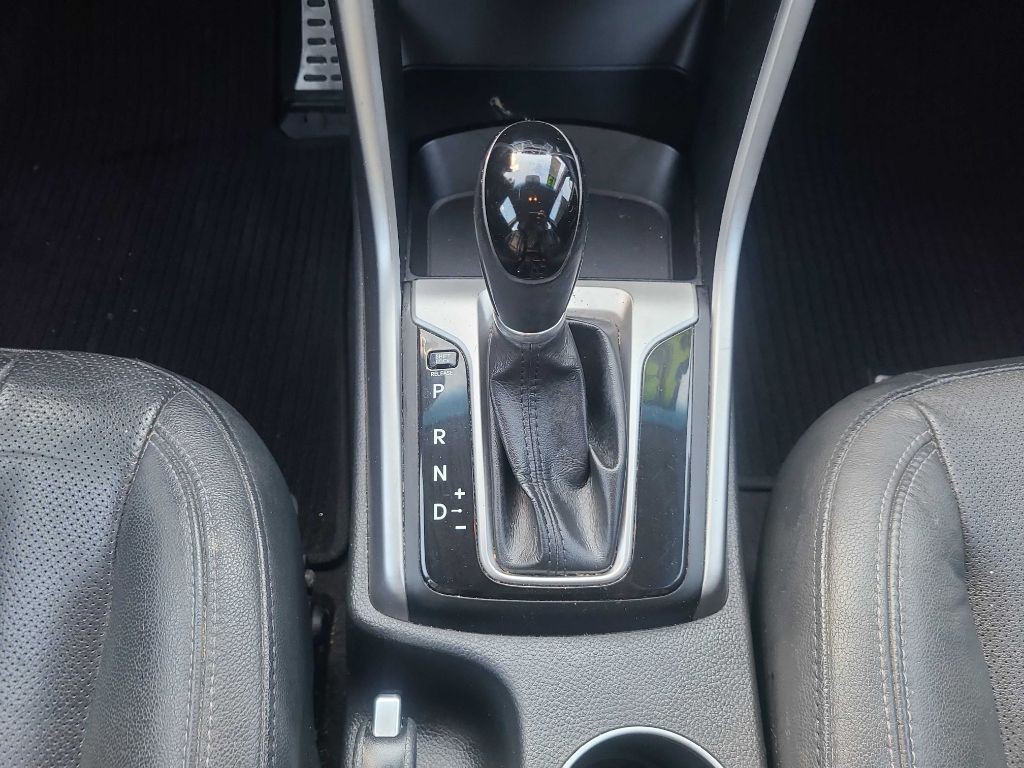 2013 Hyundai Elantra Image 22