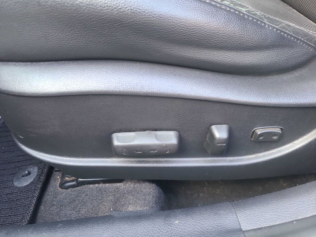 2013 Hyundai Elantra Image 24
