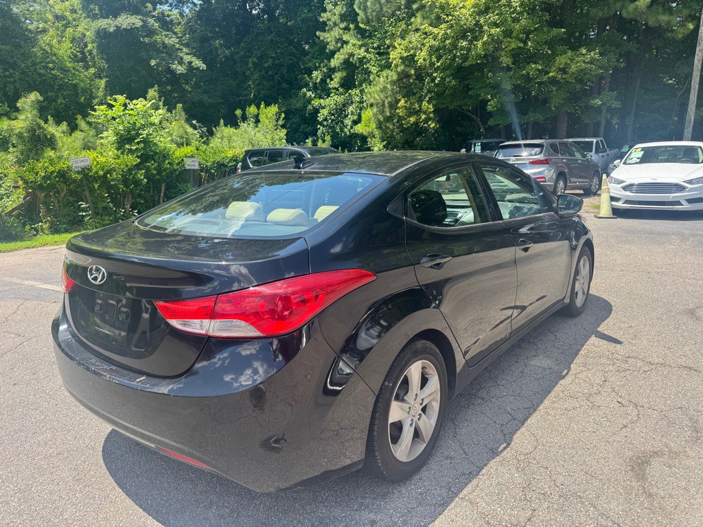 2013 Hyundai Elantra Image 6