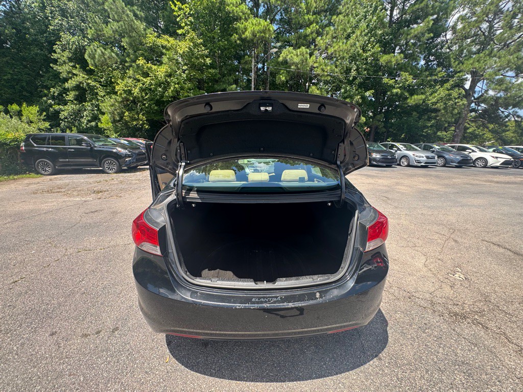 2013 Hyundai Elantra Image 9