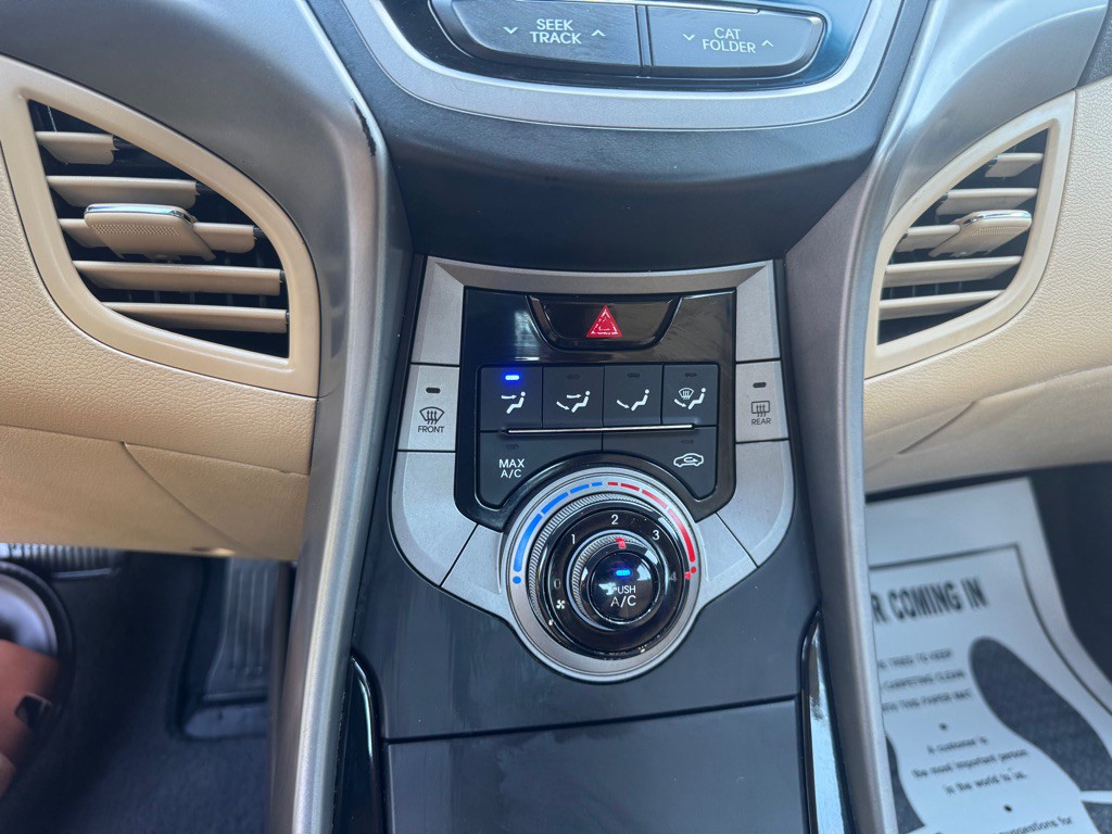 2013 Hyundai Elantra Image 17