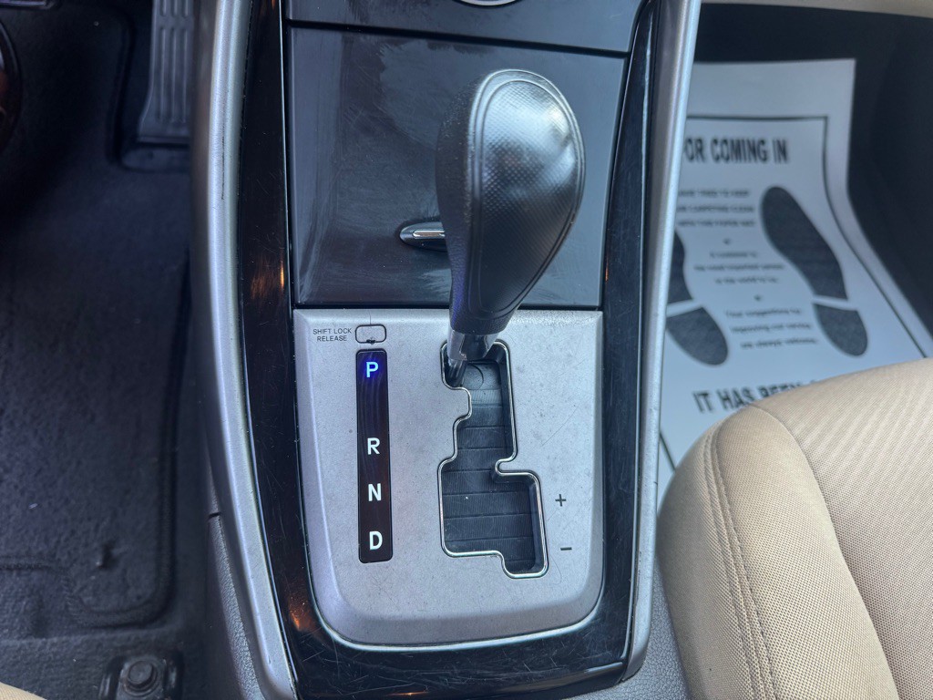 2013 Hyundai Elantra Image 18