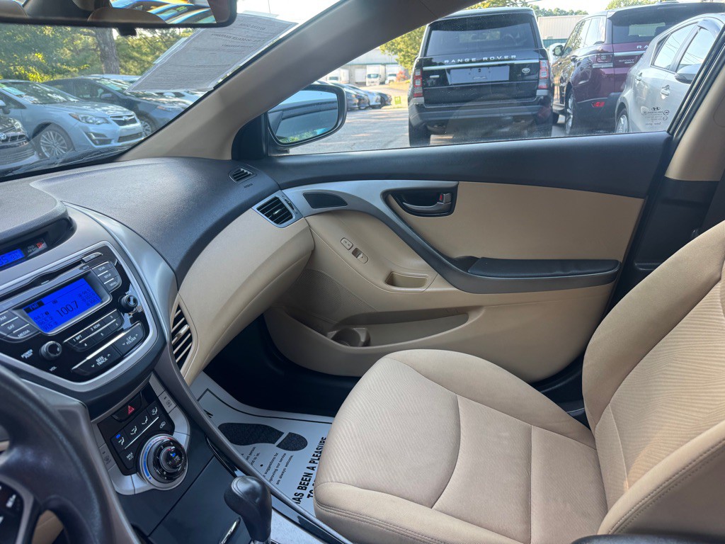2013 Hyundai Elantra Image 20