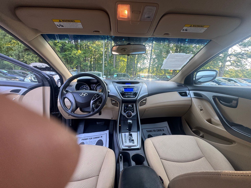 2013 Hyundai Elantra Image 21