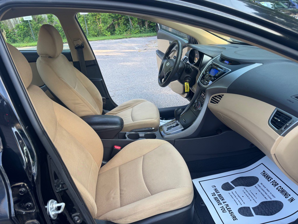 2013 Hyundai Elantra Image 25