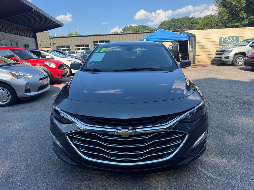 2019 Chevrolet Malibu Image 2