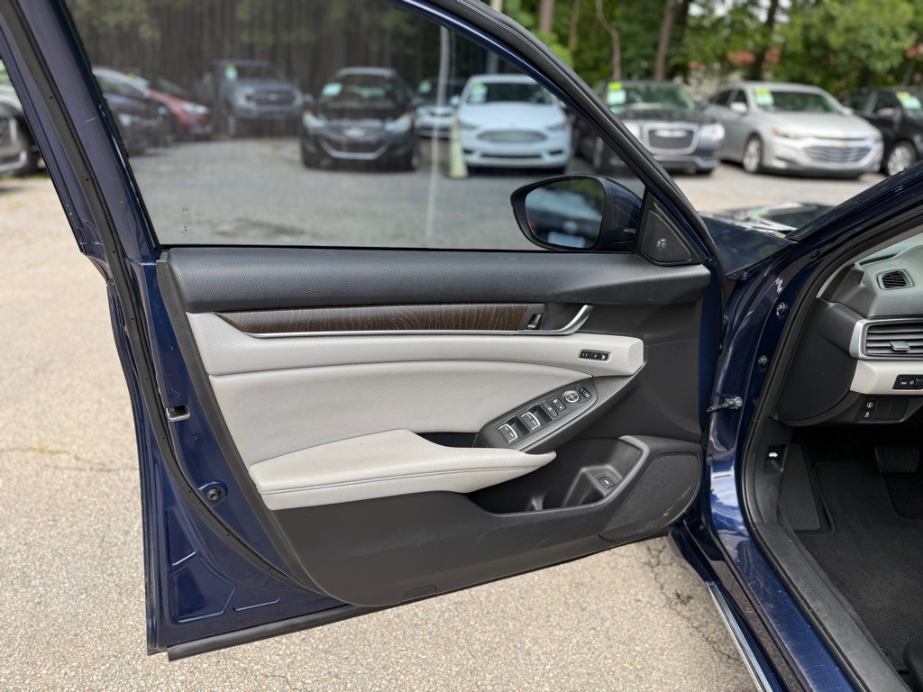 2018 Honda Accord Image 11