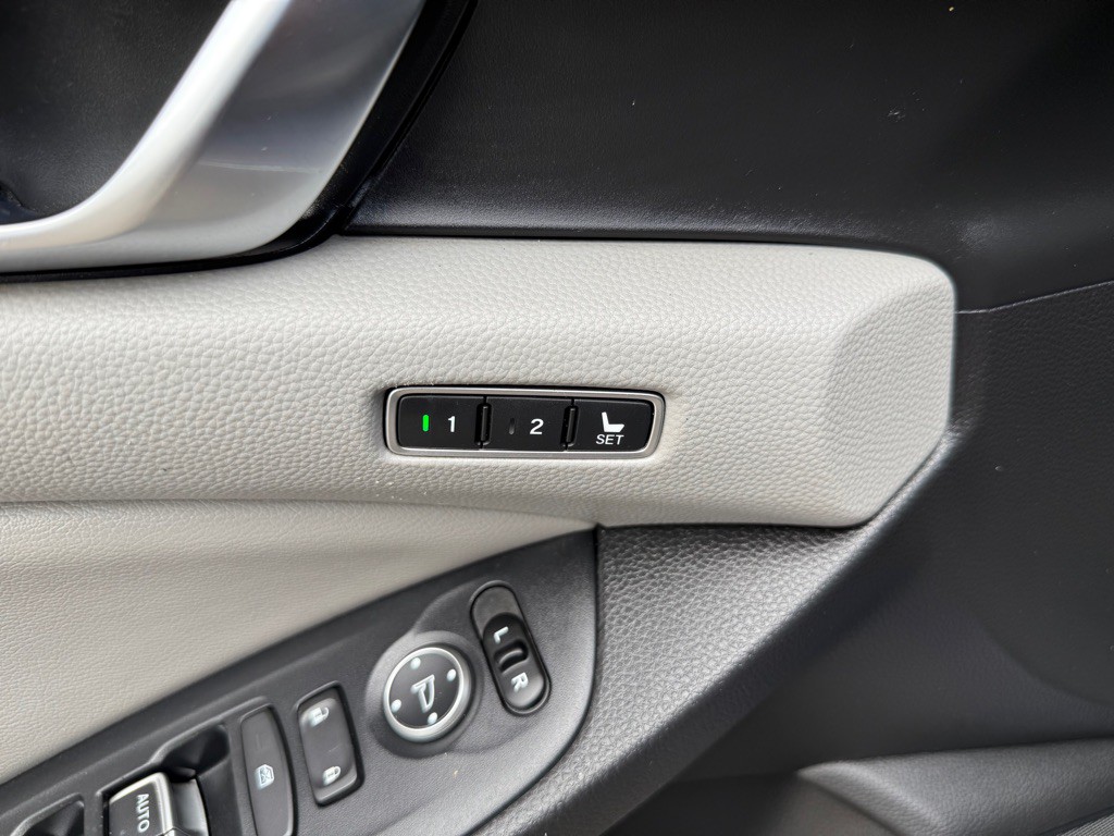 2018 Honda Accord Image 12