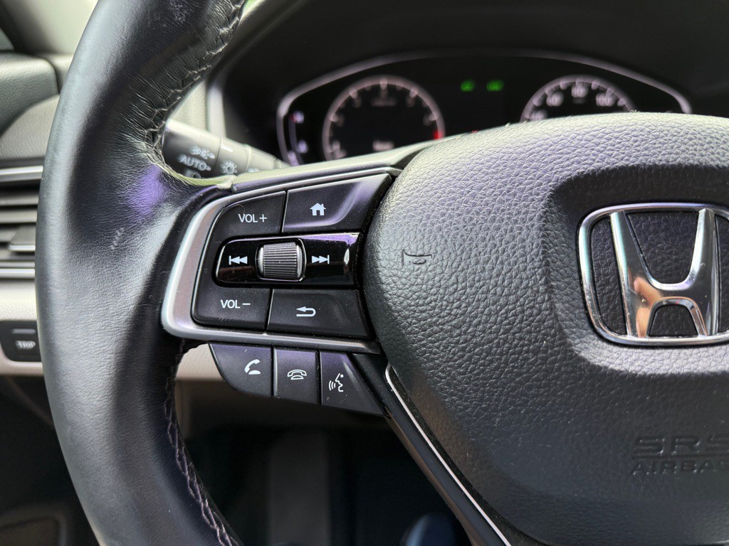 2018 Honda Accord Image 17