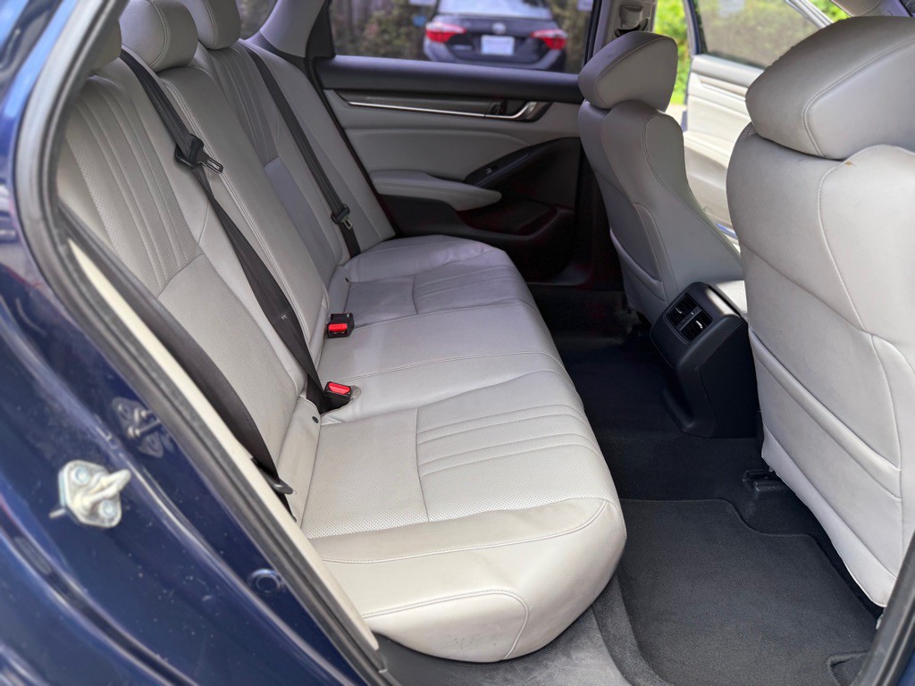 2018 Honda Accord Image 40