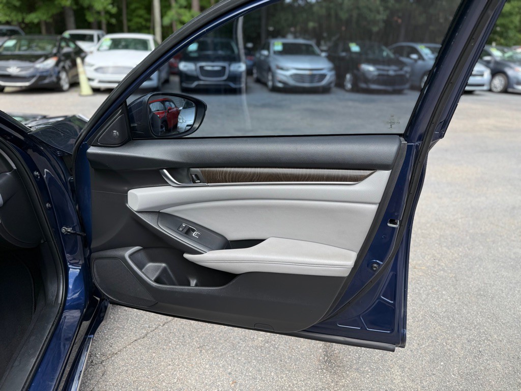 2018 Honda Accord Image 41