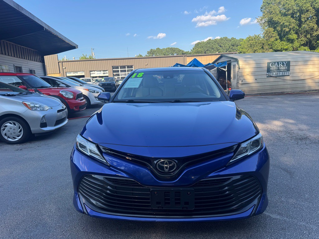 2018 Toyota Camry Image 2
