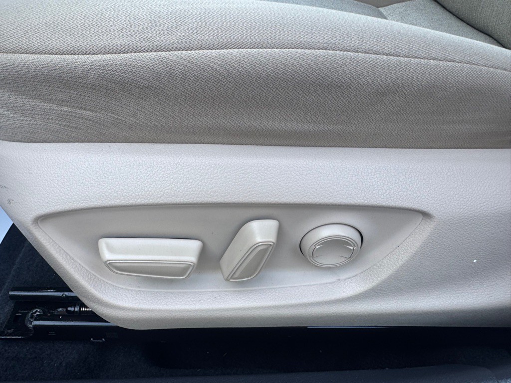 2018 Toyota Camry Image 15