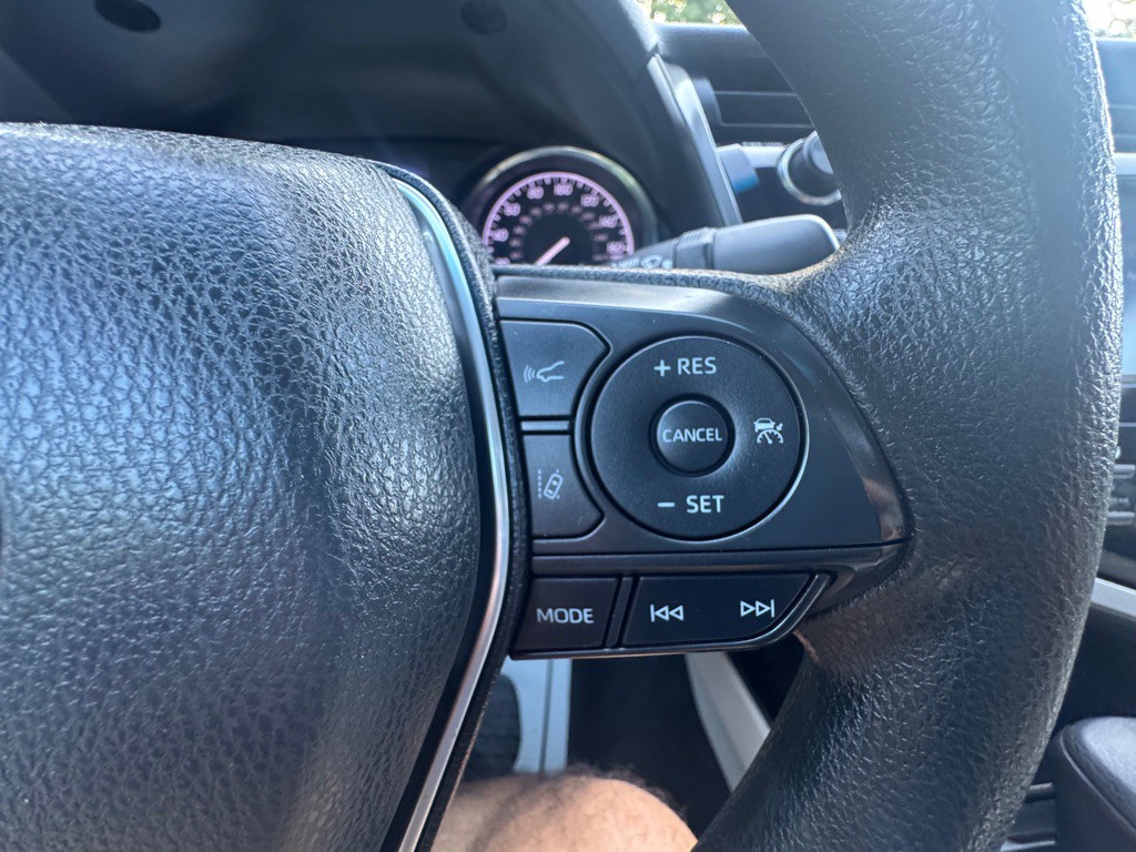2018 Toyota Camry Image 23