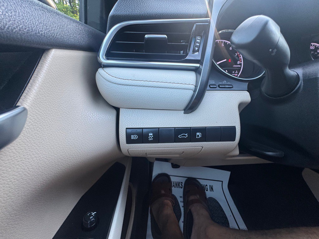 2018 Toyota Camry Image 27