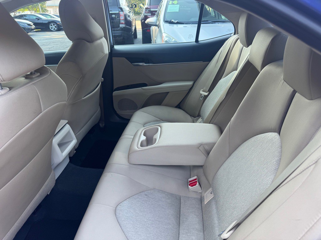 2018 Toyota Camry Image 31
