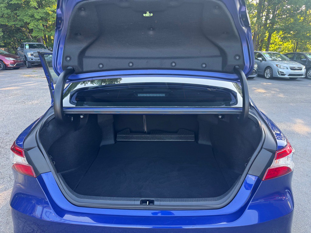 2018 Toyota Camry Image 32