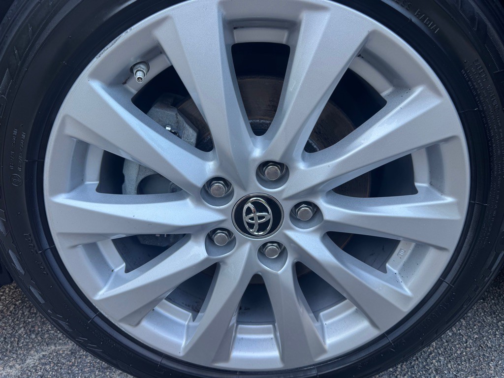 2018 Toyota Camry Image 36
