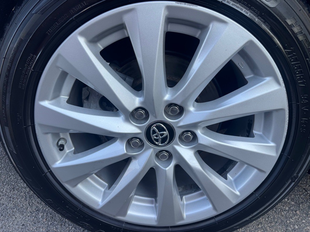2018 Toyota Camry Image 38