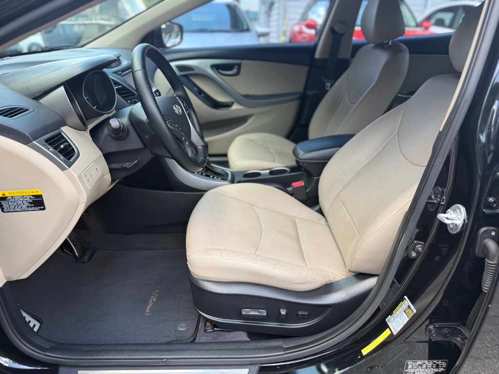 2015 Hyundai Elantra Image 12