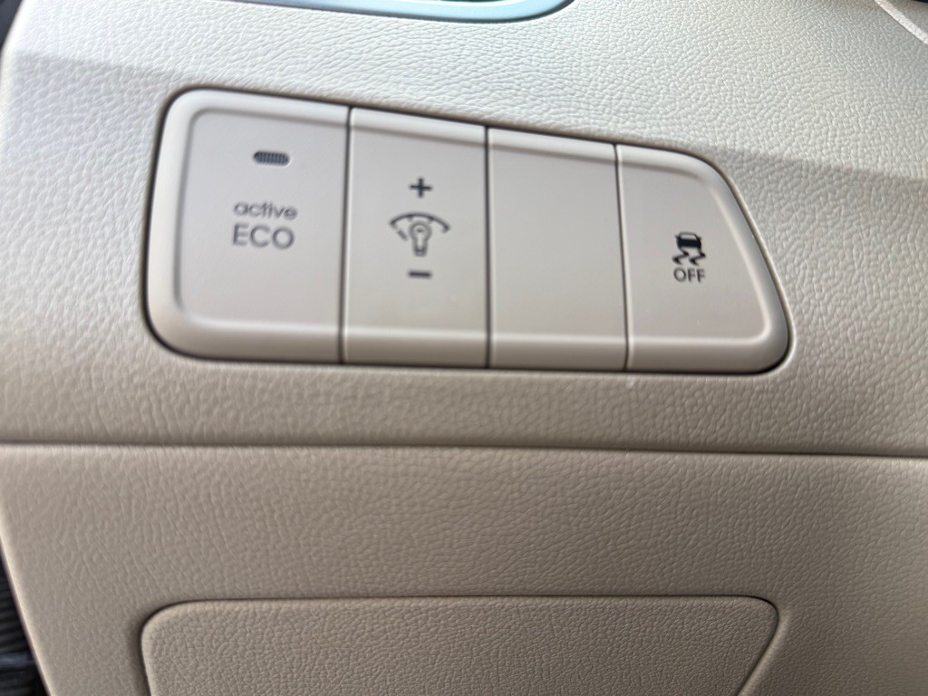 2015 Hyundai Elantra Image 14
