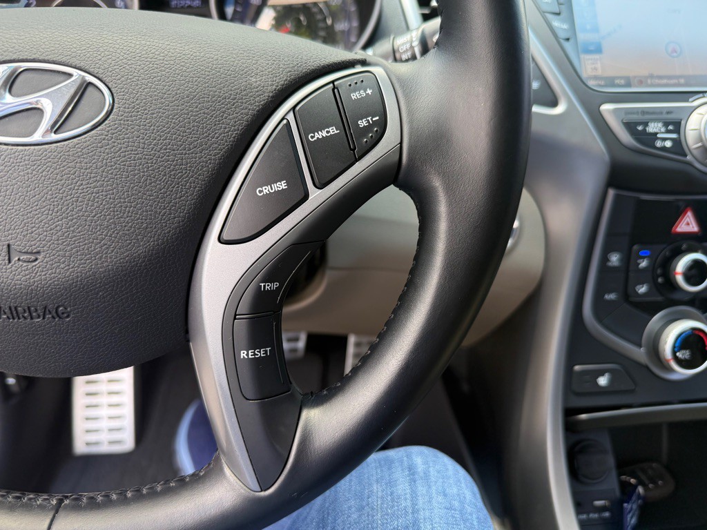 2015 Hyundai Elantra Image 17