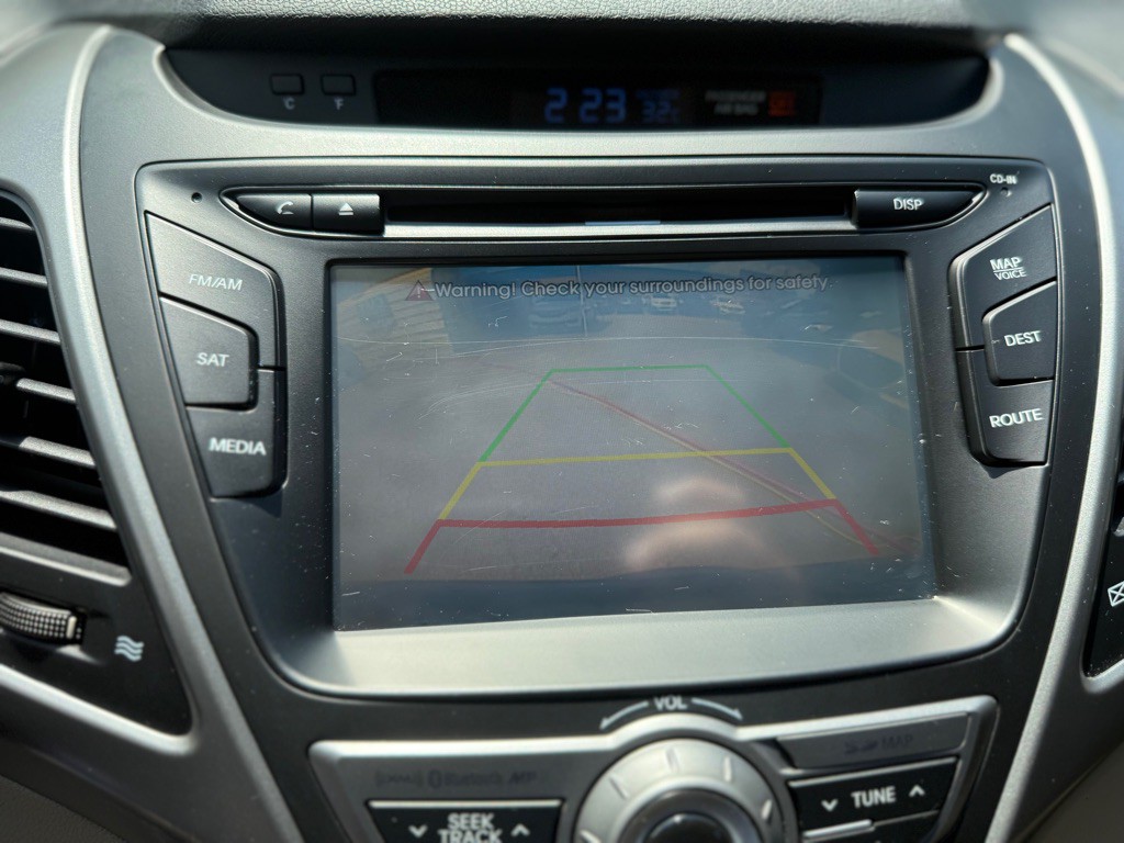 2015 Hyundai Elantra Image 23