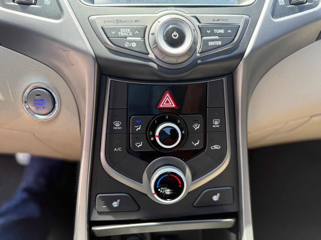 2015 Hyundai Elantra Image 24