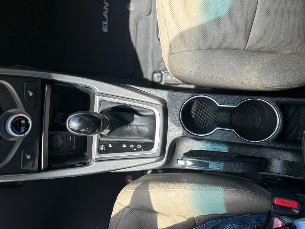 2015 Hyundai Elantra Image 27