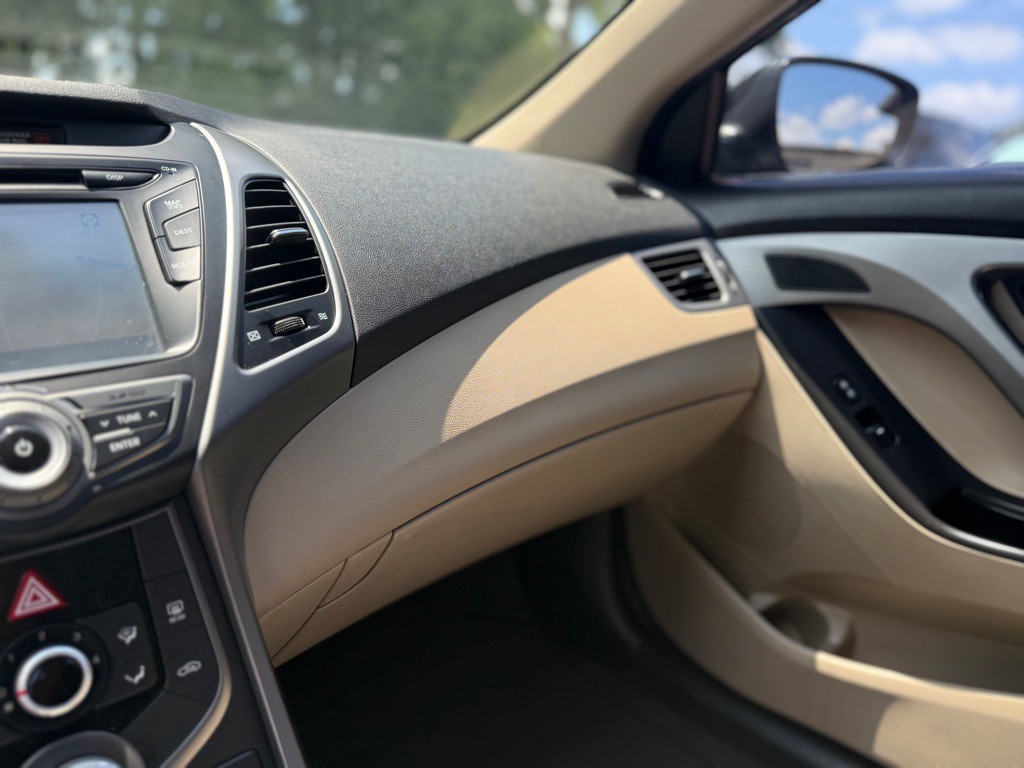 2015 Hyundai Elantra Image 29