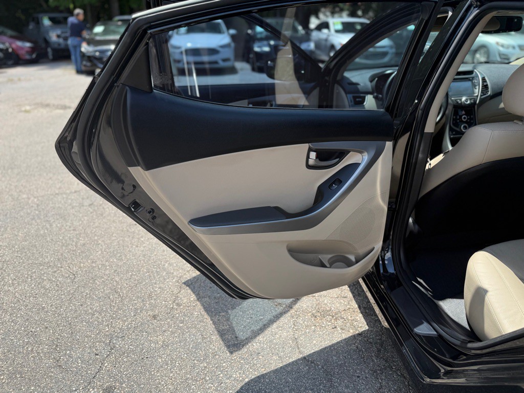 2015 Hyundai Elantra Image 33