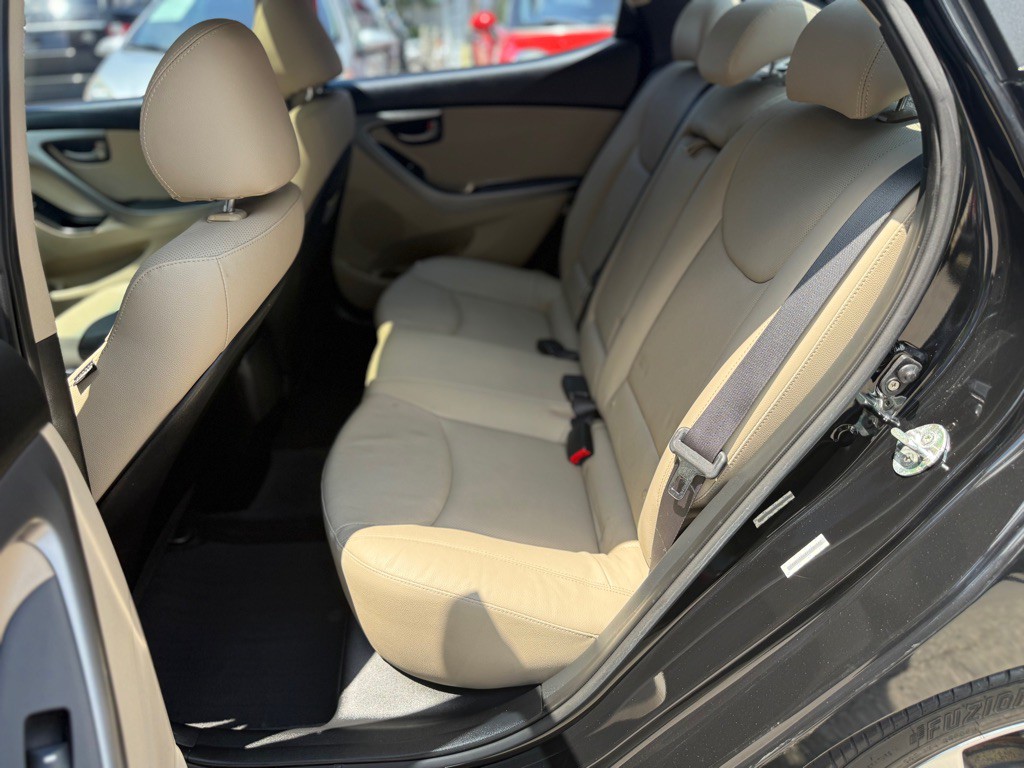 2015 Hyundai Elantra Image 34